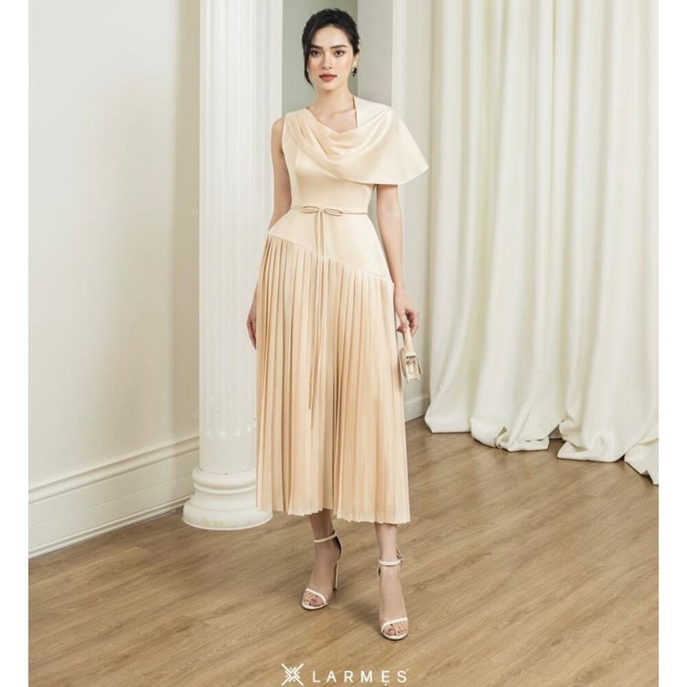 NWT LARMES Pleated One Shoulder Cape Midi Belted Taffeta Dress in Oatmeal Small